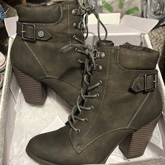 Booties - Picture 3 of 3